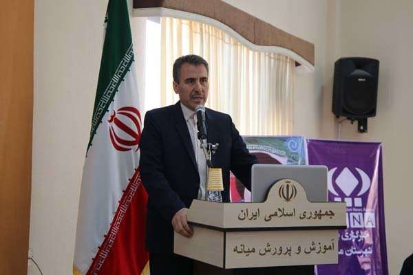  ساجدی فر معاون مدیرکل و مدیر آموزش و پرورش میانه در مراسم ویژه گرامیداشت امور تربیتی؛ مربیان پرورشی تعمیق دهنده ارزشهای اسلامی در مدارس هستند