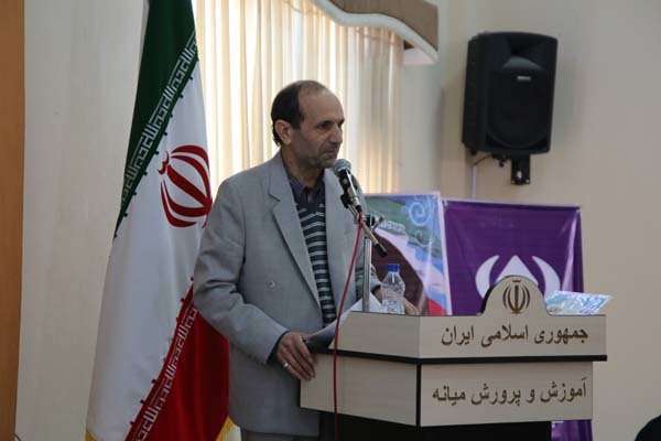  جعفر آبادی مشاور دبیر شورای عالی آموزش و پرورش در مراسم گرامیداشت هفته امور تربیتی؛ مربیان امور تربیتی باید به عنوان الگوی تربیتی برای دانش آموز باشند