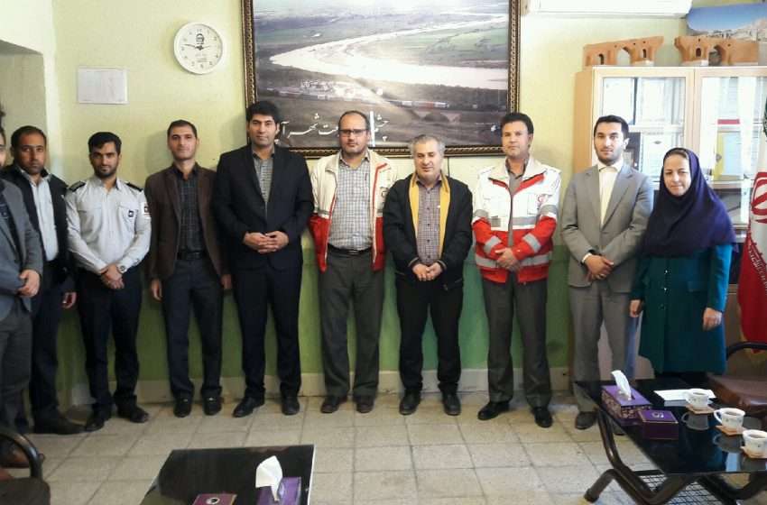  کمک نقدی شهرداری آچاچی و شورای اسلامی شهر آچاچی به آسیب دیدگان سیل کشور با همکاری جمعیت هلال احمر و کمیته امداد امام خمینی(ره) شهرستان میانه