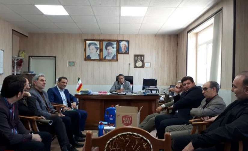  جلسه بررسی موانع سرمایه گذاری و اشتغالزایی در بخش کاغذکنان