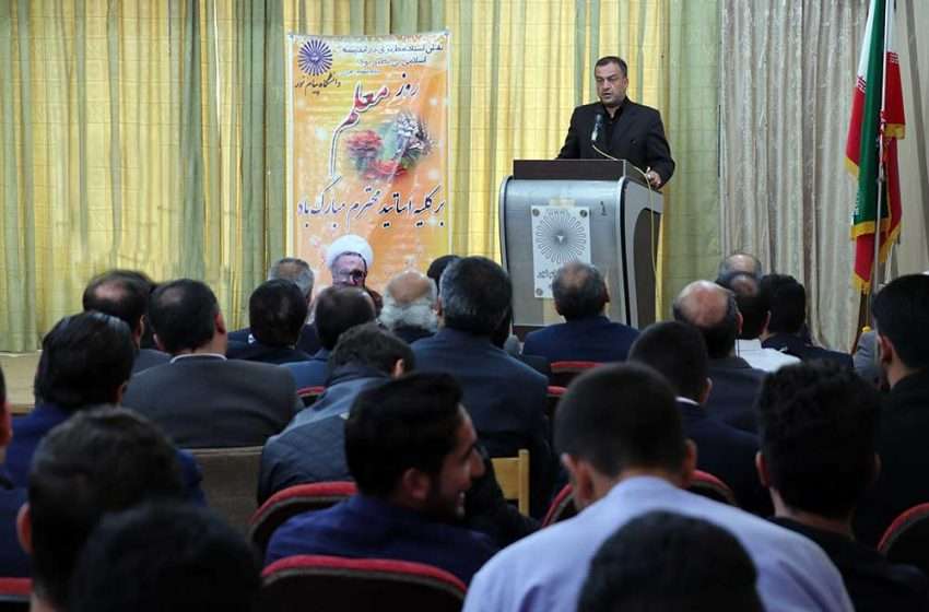 فرماندار ویژه میانه: توفیقات نظام، حاصل زحمات نیروی انسانی کارآمد است