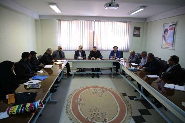  مدیر آموزش و پرورش میانه در جلسه هیئت امنا و هیئت مدیره مجمع خیرین مدرسه ساز میانه؛ موفقیت آموزش و پرورش در زمینه جذب خیرین در گرو همت مدیران مدارس در این زمینه است