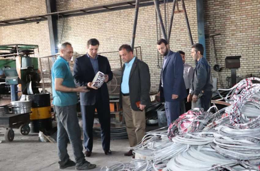  فرماندار ویژه میانه بهمراه دادستان این شهرستان از چند واحد تولیدی صنعتی بازدید کردند