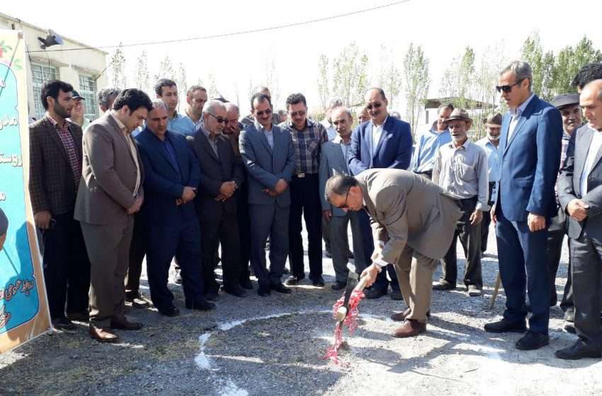  با حضور فرماندار ویژه میانه؛ کلنگ زنی احداث مدرسه خیرساز روستاهای صومعه کبودین و اکبرآباد