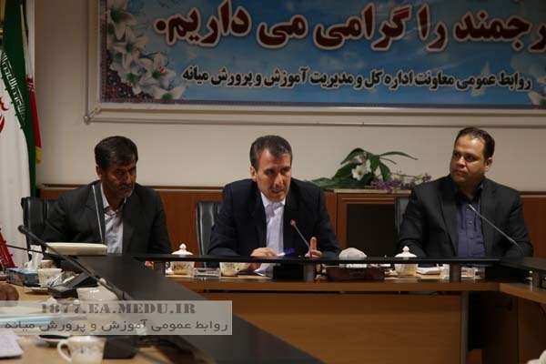  مدیر آموزش و پرورش در جلسه ستاد شاهد منطقه؛ مدارس شاهد الگوی فرهنگی جامعه هستند