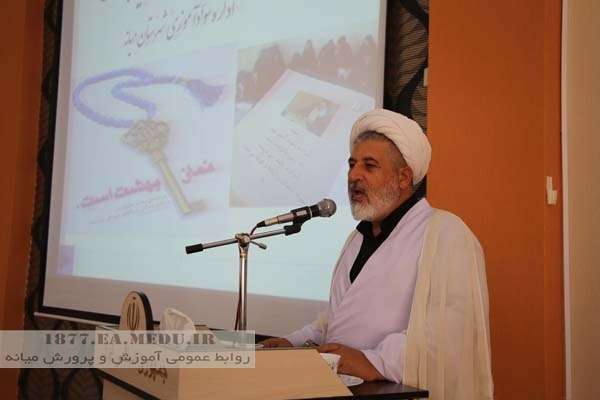  امام جمعه میانه؛ نماز قدرتمندترین ابزار ارتباط انسان با خداوند است