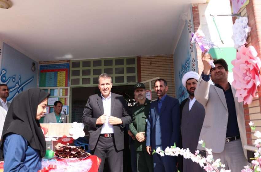  معاون سیاسی، امنیتی و اجتماعی فرماندار ویژه میانه: ضرورت توجه آموزش و پرورش به دستگیری از دانش آموزان نیازمند در کنار آموزش
