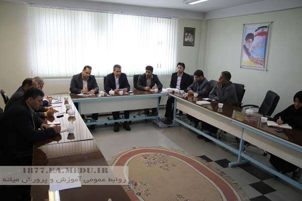  مدیر آموزش و پرورش میانه؛ آموزش و آگاه سازی بهترین روش برای نهادینه سازی و تعمیق فرهنگ پدافند غیرعامل است