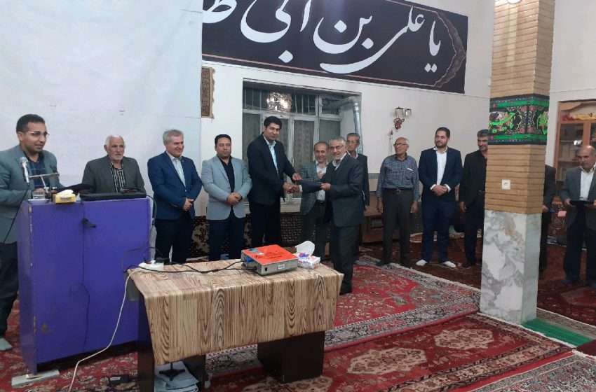  تجلیل از هیئت امنای گلزار مومنین و شهدای شهر آچاچی توسط شهرداری و شورای اسلامی شهر آچاچی