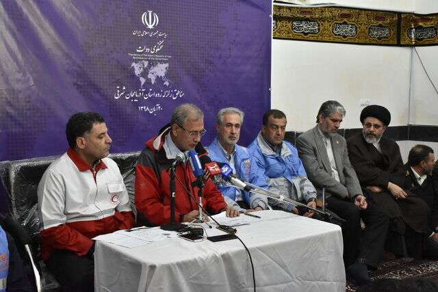  رئیس جمعیت هلال احمر: توزیع ۲ هزار و ۶۰۰ چادر به همراه وسایل گرمایشی در مناطق زلزله زده استان تا کنون