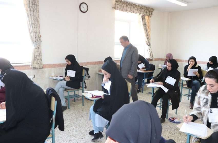  فرماندار ویژه میانه از روند برگزاری آزمون استخدامی متمرکز دستگاههای اجرایی سال ۱۳۹۸ در این شهرستان بازدید کرد