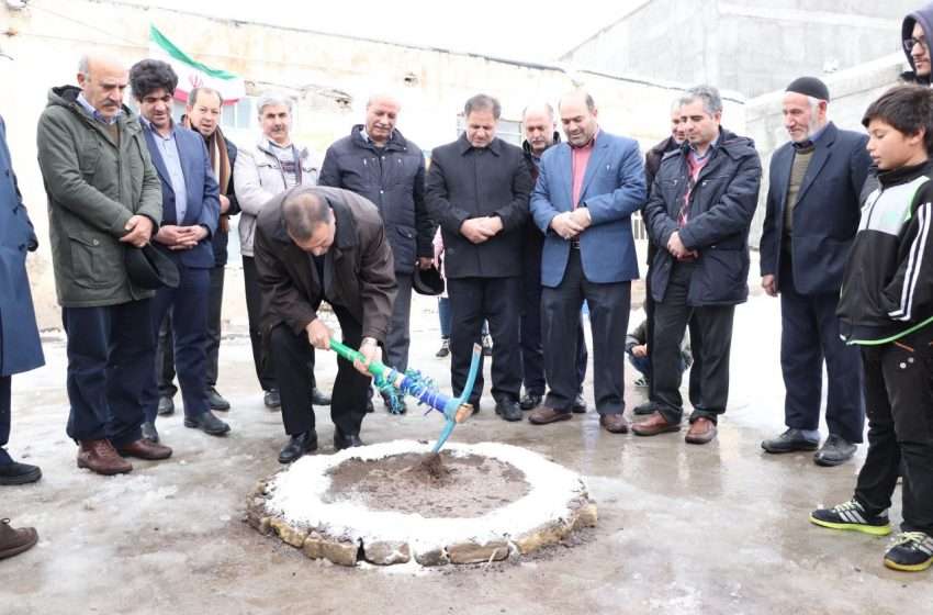  با حضور فرماندار ویژه میانه؛ کلنگ احداث مدرسه روستای بیجرلو بخش ترکمانچای زمین زده شد