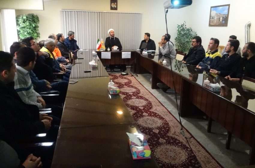  جلسه بصیرت افزایی در خصوص مسائل روز  توسط پایگاه بسیج اداره گاز شهرستان میانه برگزار شد