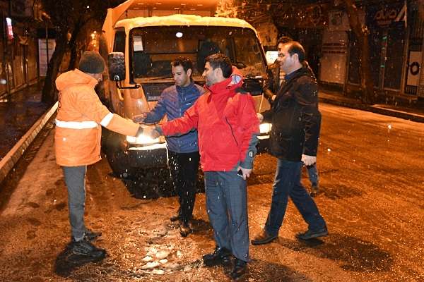  بازدید شبانه شهردار میانه از سطح آمادگی خدمات شهری برای شرایط برف و یخبندان