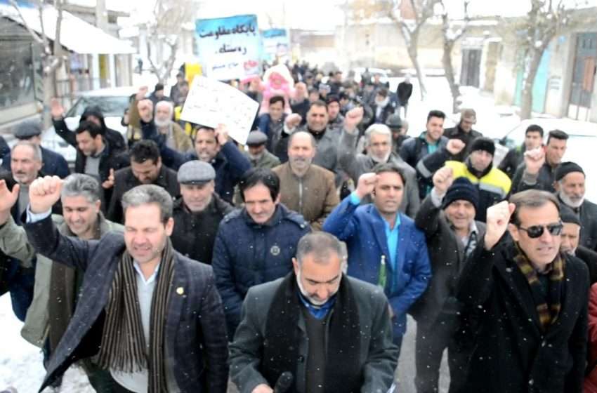  بخشدار کندوان در سالروز پیروزی انقلاب: وظیفه ماست با تلاش مضاعف خدمتگزار خوبی برای مردم باشیم