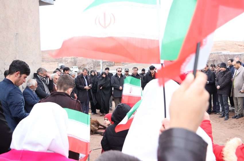  کلنگ احداث مدرسه خیرساز روستای “کِه” بخش مرکزی زمین زده شد