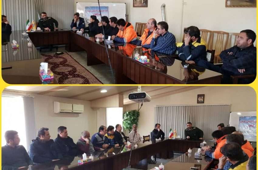 جلسه بصیرت افزایی پایگاه بسیج اداره گاز شهرستان میانه بمناسبت دهه فجر ، در خصوص مسائل روز برگزار شد