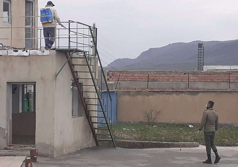  ضدعفونی مراکز عمومی شهر آچاچی در کنار ضدعفونی کلی سطح شهر روز تعطیل جمعه ۸ فروردین