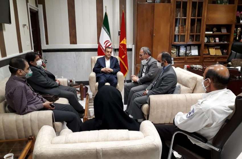  فرماندار ویژه میانه از عوامل بهداشت و درمان میانه در راستای مدیریت و کنترل شیوع ویروس کرونا تجلیل نمود
