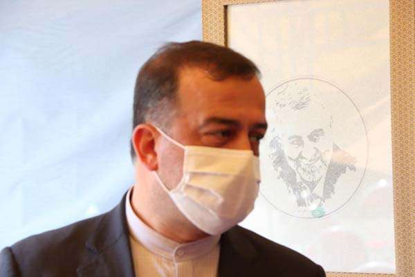  بازدید فرماندار ویژه میانه از نمایشگاه آثار خوشنویسی ذکریا عزتی با عنوان «شهریاران»