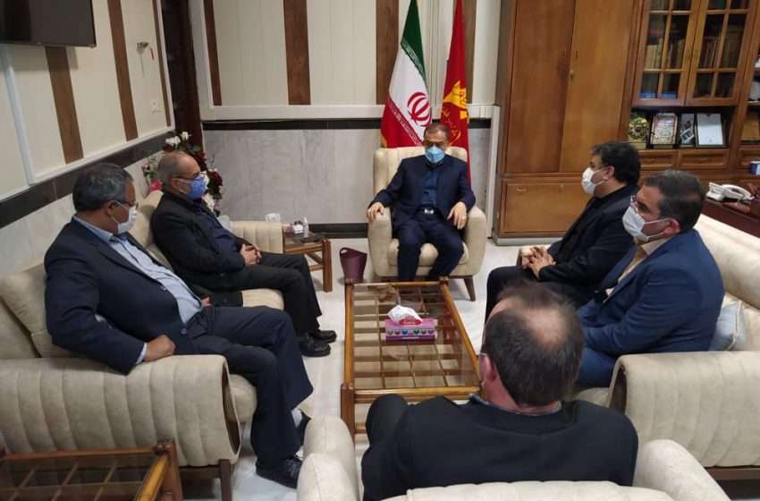  معاون استاندار و فرماندار ویژه میانه در دیدار مدیر کل اموال و املاک بنیاد مستضعفان استان: استمرار اعطای سند به واجدین شرایط و پیگیری سرمایه گذاری بنیاد در شهرستان از مطالبات شهرستان است