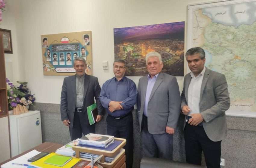  بخشدار مرکزی میانه برای رفع مشکلات روستاهای بخش در استانداری آذربایجان شرقی حضور یافت