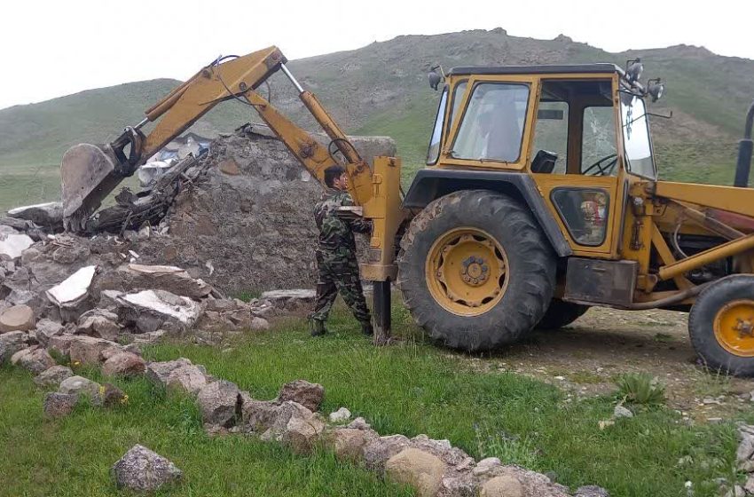  با دستور دادستان میانه ۲۰ بنای غیر مجاز در اراضی ملی تخریب شد