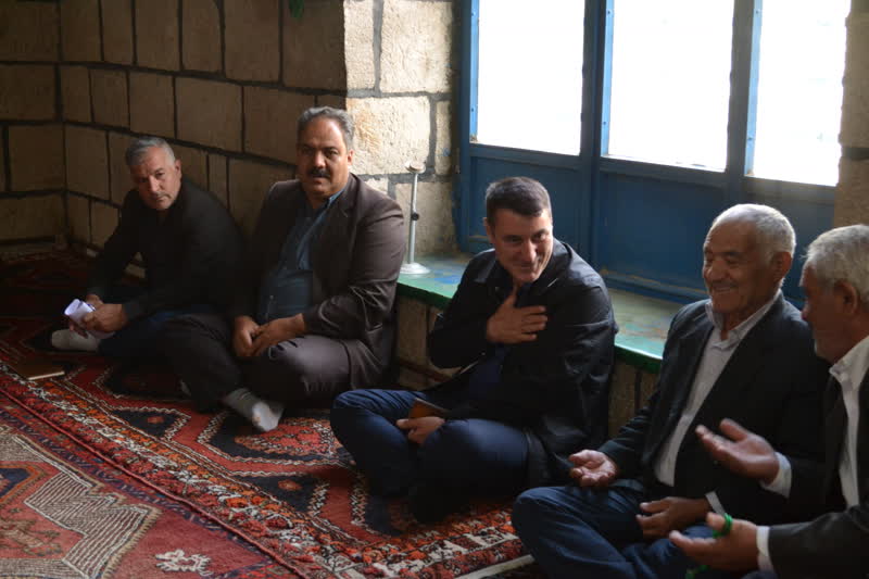  بازدید بخشدار کندوان از روستای سیدلر
