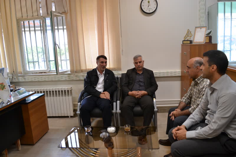  بازدید بخشدار از ادارات شهر ترک