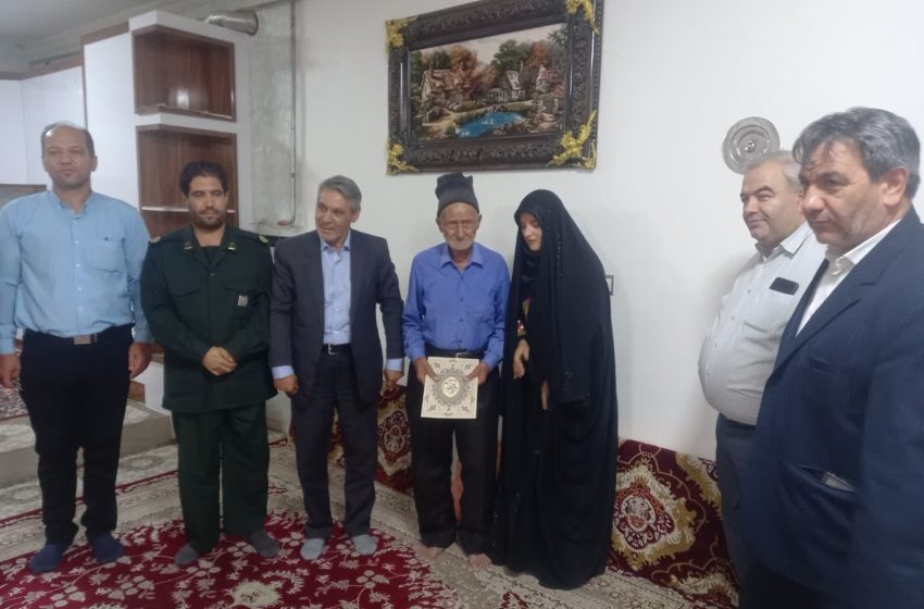  دیدار بخشدار مرکزی میانه با خانواده شهدا در بخش