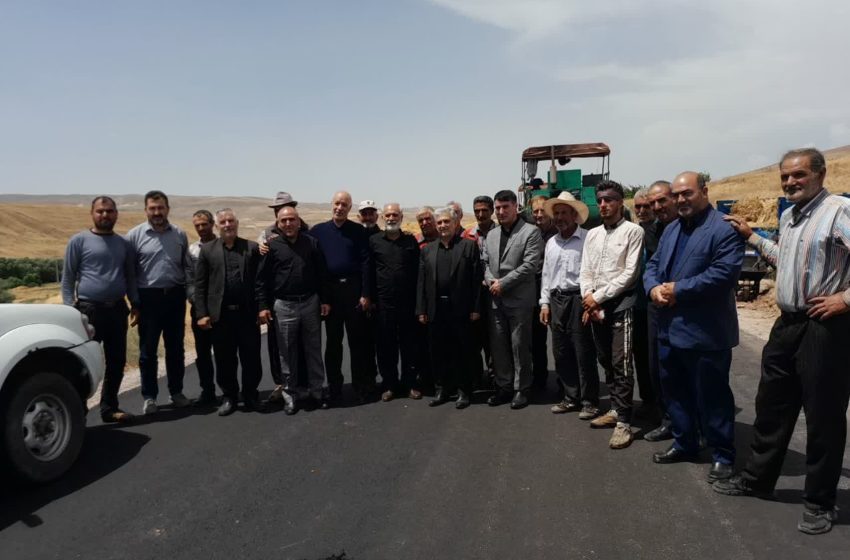  بازدید بخشدار کندوان میانه از آسفالت مسیر روستای قزل یاتاق کله گاه به طرف گنجگاه اردبیل