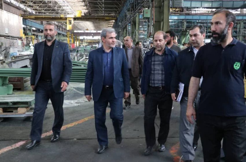  بازدید جمعی از نخبگان و جوانان صنعتگر میانه از کارخانه ماشین سازی