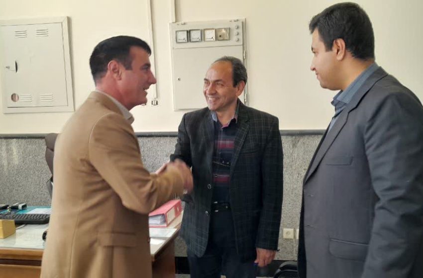  بازدید بخشدار کندوان ازشعبه بانک ملی شهر ترک