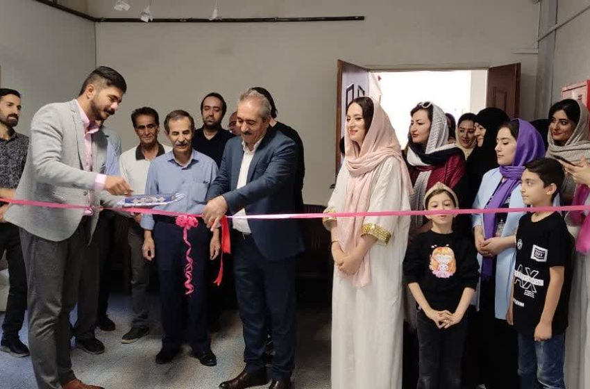  نمایشگاه نقاشی رنگ روغن با عنوان مروری بر آثار ندا حسنی درمیانه افتتاح گردید