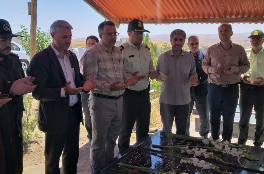  مزار مطهر شهدای مدافع حرم بخش ترکمانچای غبار روبی و عطر افشانی شد