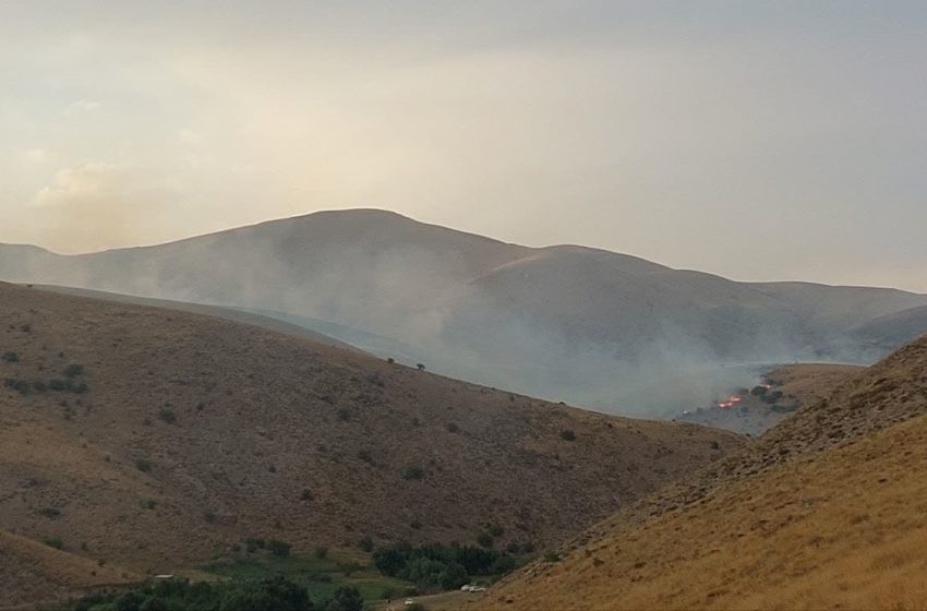  حریق ۶۰۰ هکتار از مراتع بخش کندوان مهار شد
