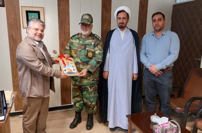  حضور فرماندهان نظامی و انتظامی شهرستان در فرمانداری ویژه میانه برای تبریک هفته دولت
