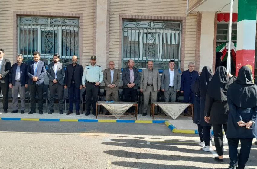  برگزاری مراسم بازگشایی مدارس با حضور بخشدار کندوان