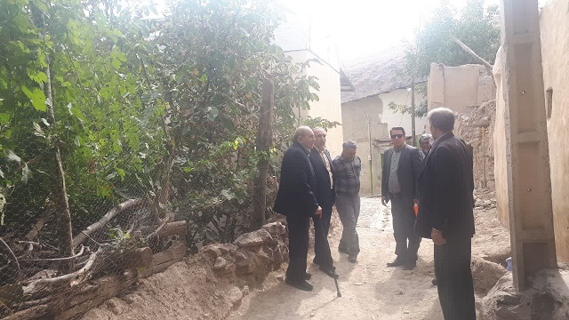  بازدید بخشدار کاغذکنان از روستای آستانجین