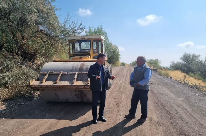  زیر سازی و آماده سازی ۲ کیلومتر از راه روستای نودوزق برای آسفالت در حال اجراست