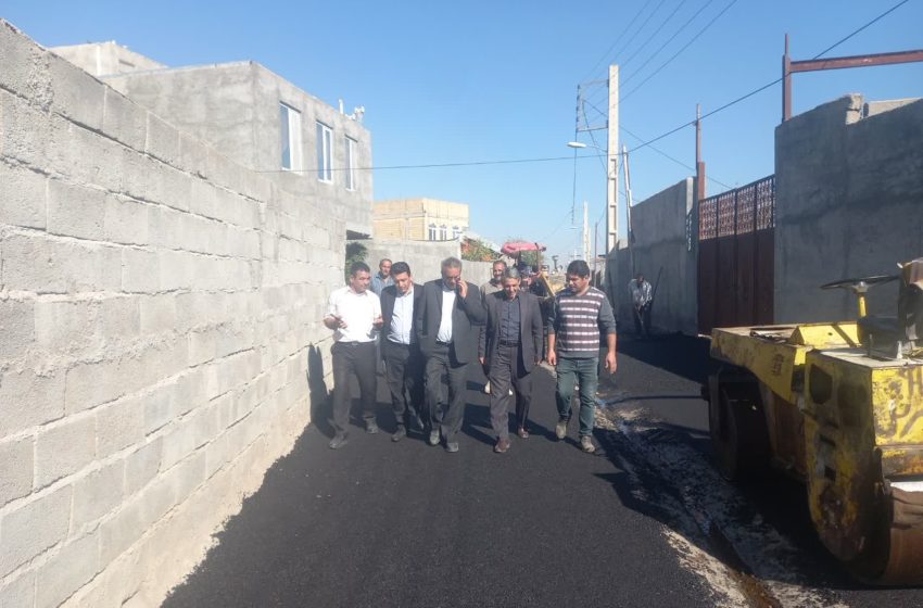  بخشدار مرکزی میانه از آسفالت ریزی معابر روستای گلبوس بازدید کرد