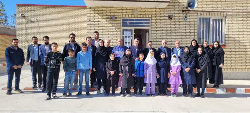  حضور خیرین و بخشدار کندوان در بین دانش آموزان مدرسه استثنایی
