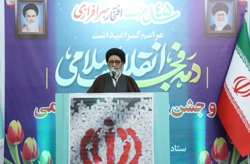  جشن پیروزی انقلاب اسلامی در مسجد جامع شهر ترکمانچای برگزار شد
