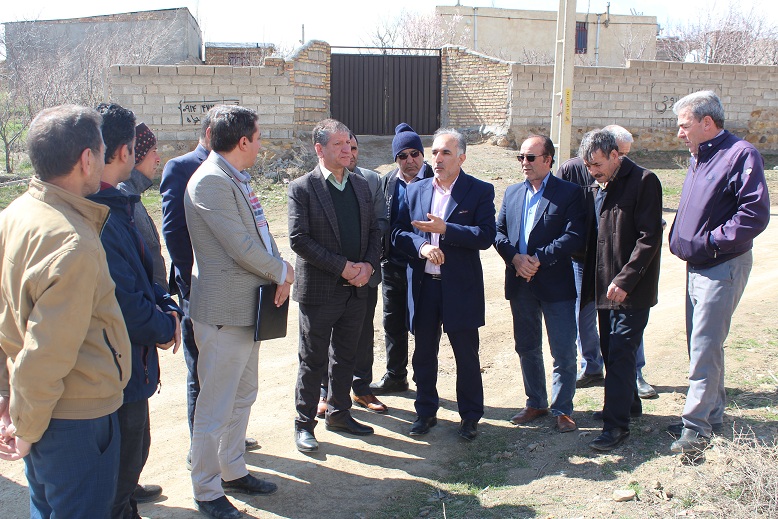  بازدید بخشدار کاغذکنان از روستای قاضی کند