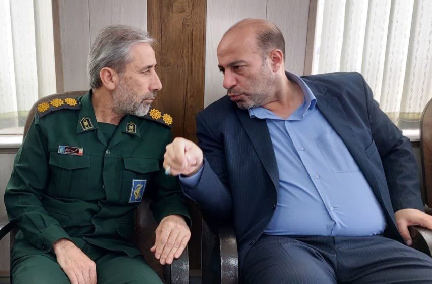  فرماندار میانه با حضور در سپاه ناحیه، سالروز تاسیس سپاه را به فرمانده ناحیه تبریک گفت