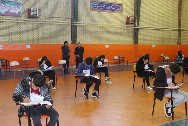  بازدید بخشدار کاغذکنان از فرآیند برگزاری آزمونهای نهائی مدارس بخش