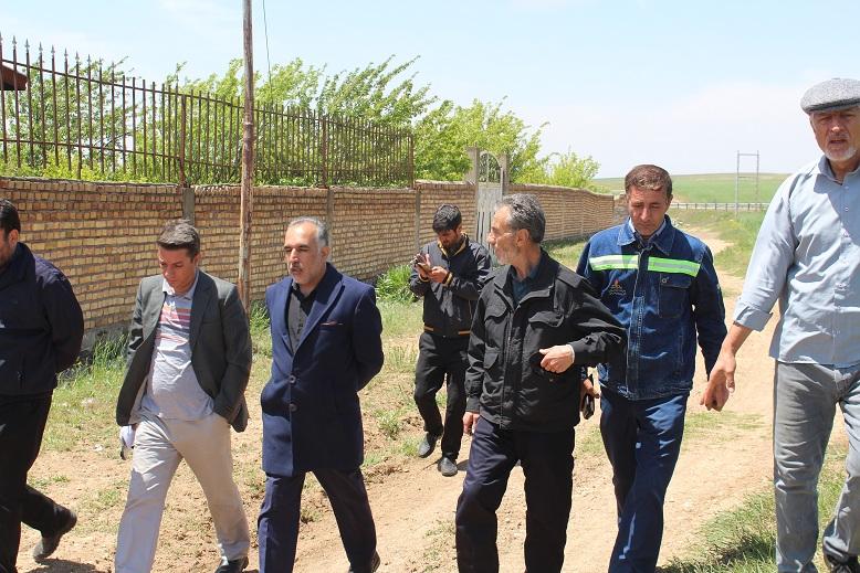  بازدید بخشدار کاغذکنان از روستای گلگلاب