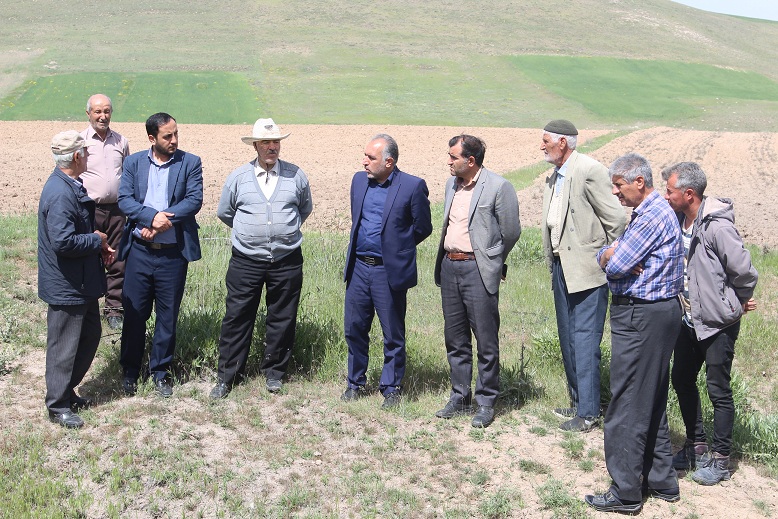  بازدید بخشدار کاغذکنان از روستای باشبلاغ در راستای بررسی مسائل و مشکلات اهالی