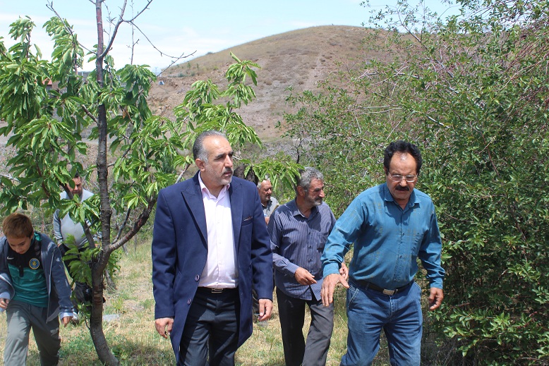 بازدید بخشدار کاغذکنان از روستای قلعه اصلانیان