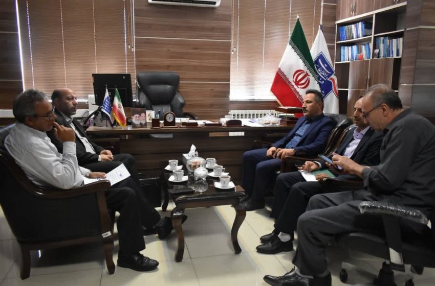  پیگیری و اخذ قول مساعد برای حل مشکلات آنتن دهی تلفن همراه و اینترنت همراه از مرکز استان